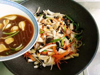 鱼香千叶豆腐丝 