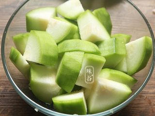 夏日消暑健胃靓汤~茨实节瓜汤 