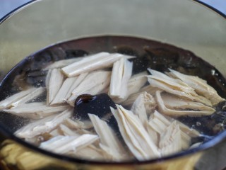 黄瓜腐竹拌木耳 