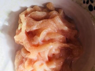 胡萝卜丝炒鸡丝 