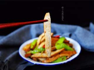 青椒炒豆干 